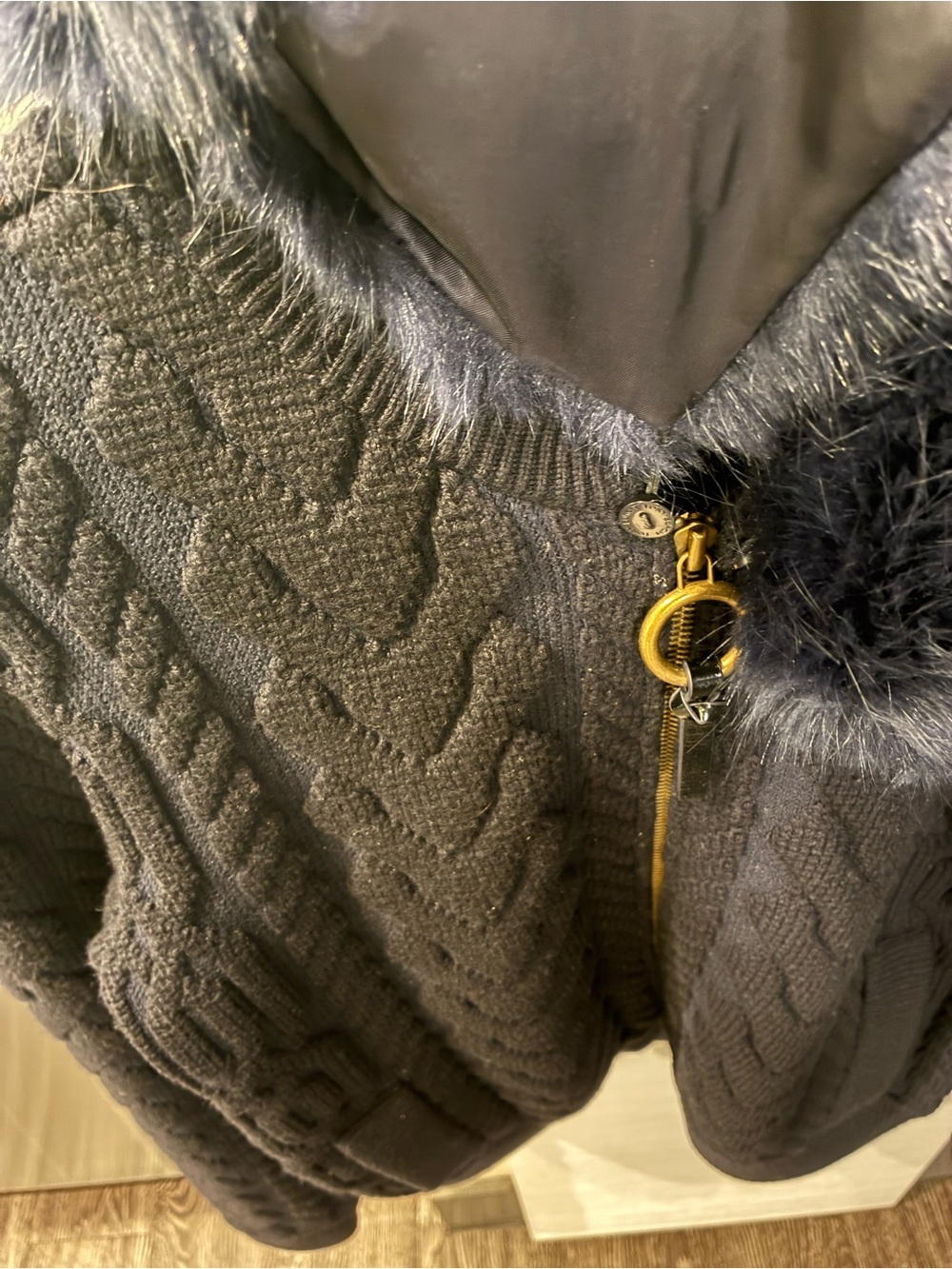 Tory Burch Navy Cable-Knit Sweater with Faux Fur detachable Collar - Picture 5 of 9